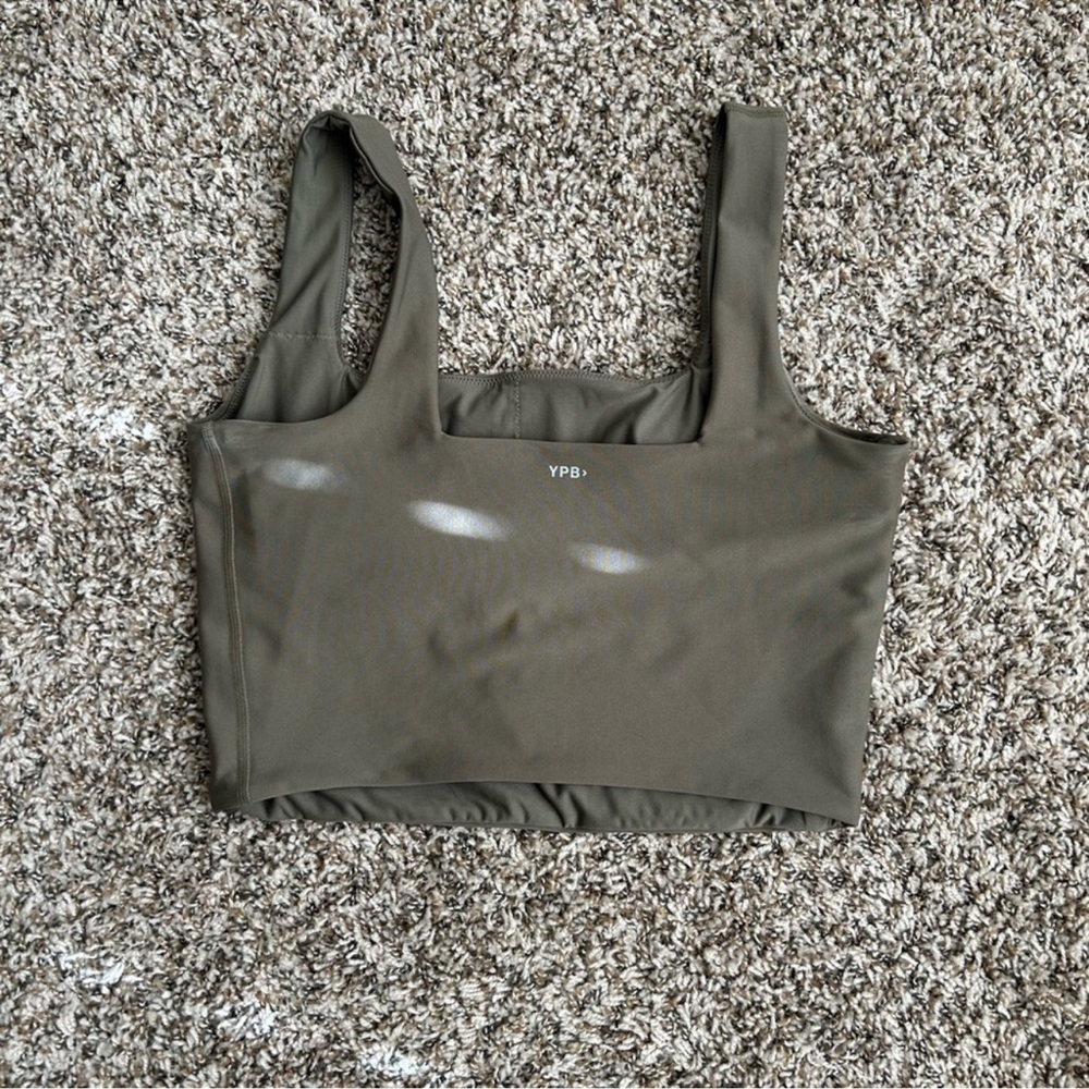Flare Leggings and Defined Zip Up Set - Picture 9 of 10